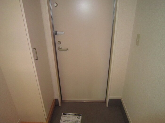 物件内観写真18　(玄関)