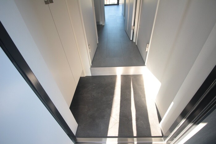 物件内観写真21　(玄関)