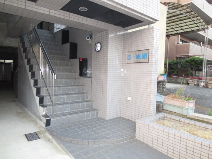 物件外観写真5　(エントランス部分)