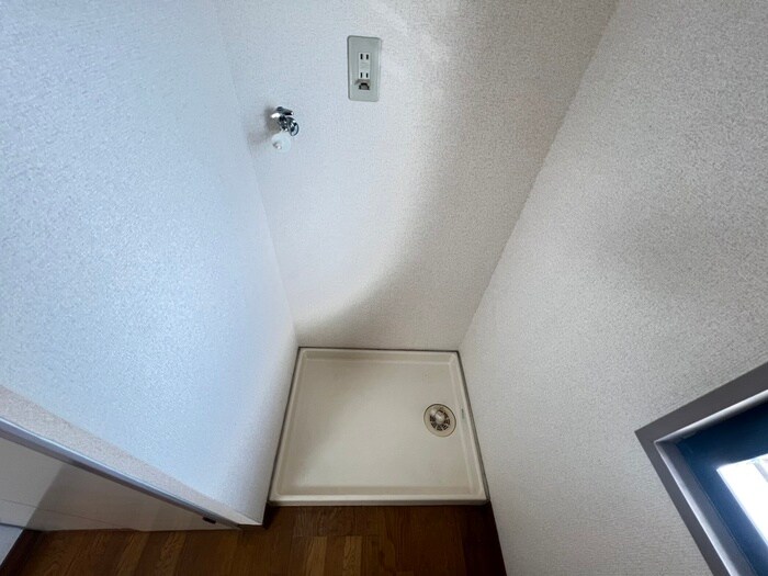 物件内観写真13　(洗濯機置場)