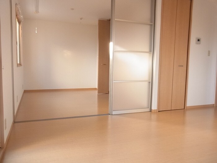 物件内観写真4　(居室)