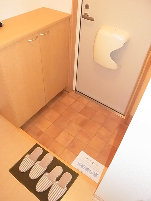 物件内観写真11　(玄関)