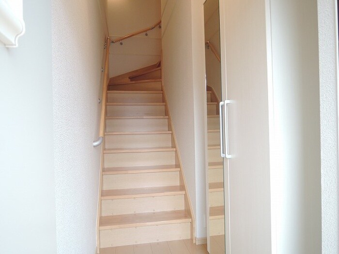 物件内観写真9　(玄関)