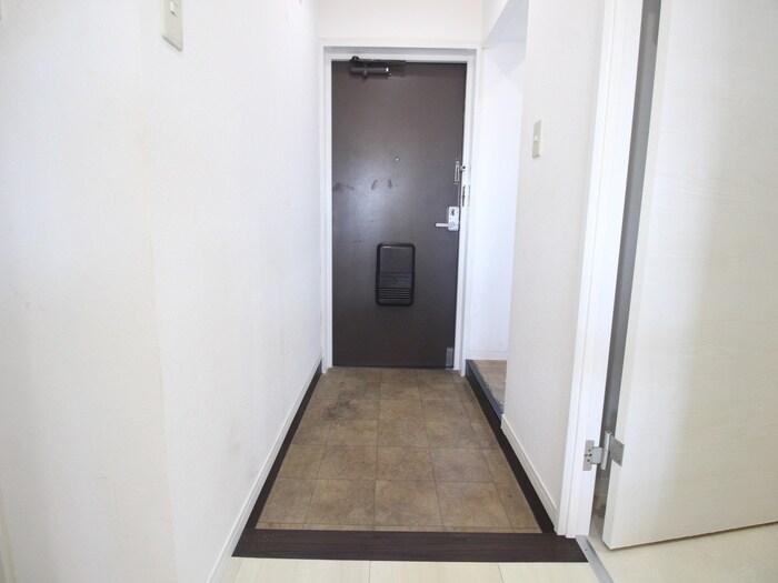 物件内観写真19　(玄関)