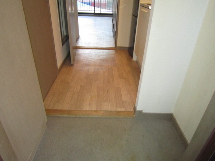 物件内観写真16　(玄関)