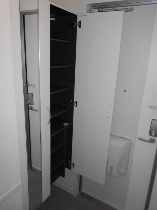 物件内観写真8　(靴箱)