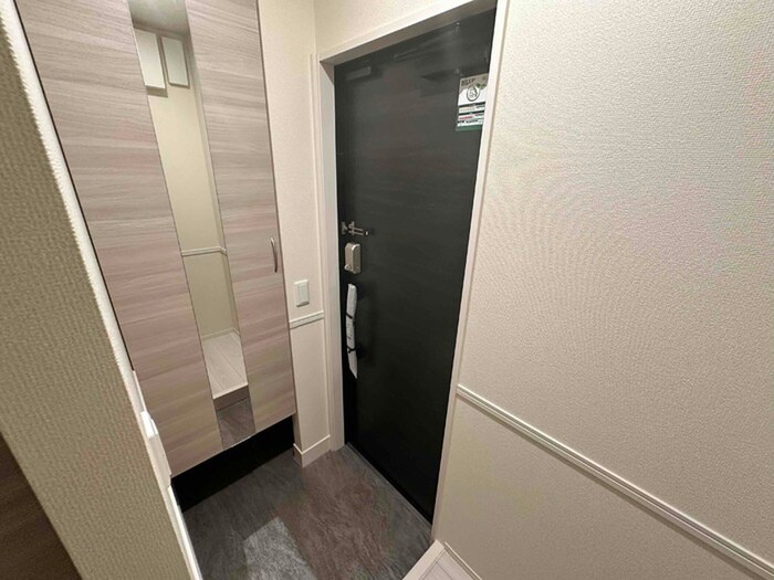 物件内観写真14　(玄関)