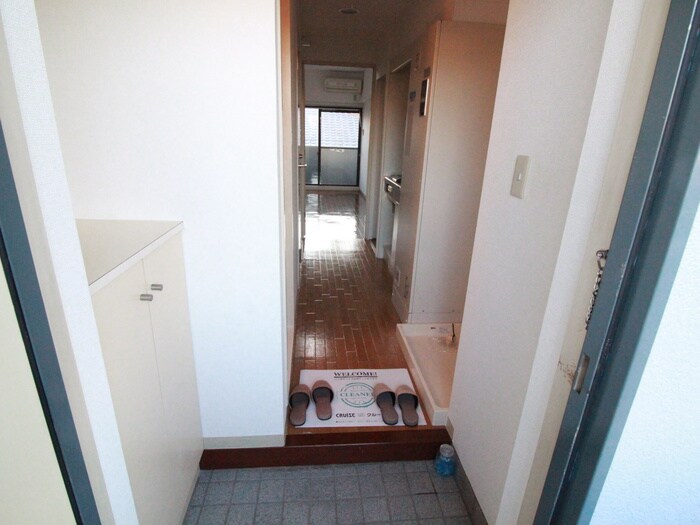 物件内観写真7　(玄関)