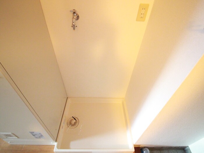 物件内観写真12　(洗濯機置場)