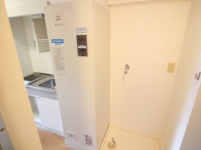 物件内観写真14　(洗濯機置場)