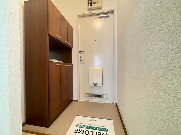 物件内観写真14　(玄関)