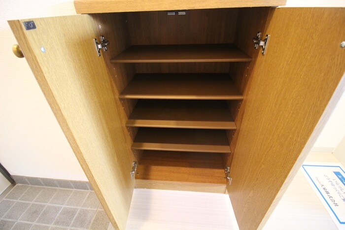 物件内観写真9　(靴箱)