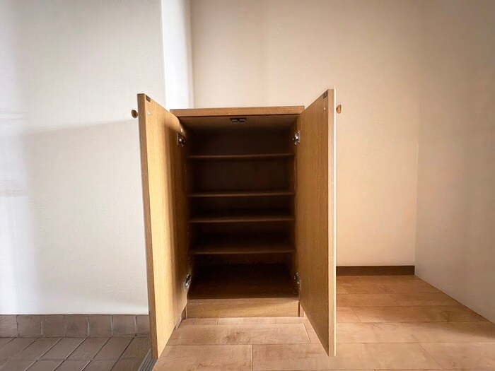 物件内観写真15　(靴箱)