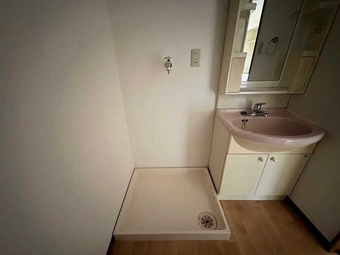 物件内観写真17　(洗濯機置場)