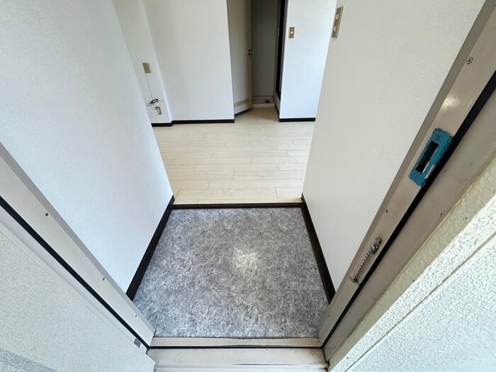 物件内観写真14　(玄関)