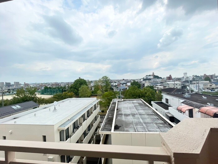 物件内観写真17　(室内からの展望)