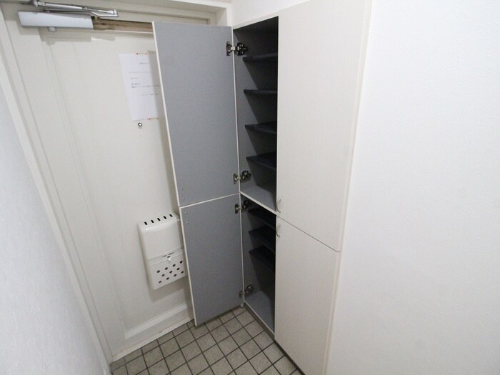 物件内観写真18　(靴箱)