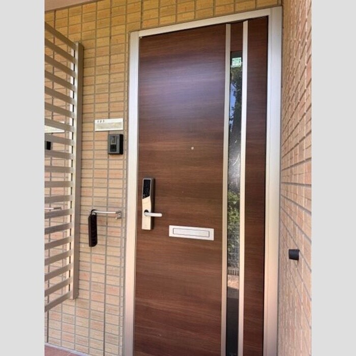 物件内観写真16　(玄関)