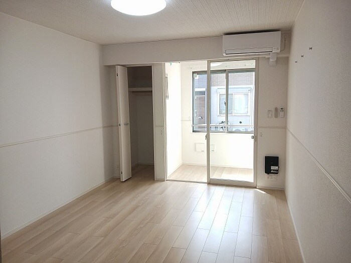 物件内観写真4　(居室)