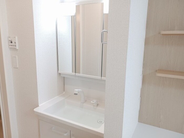 物件内観写真8　(洗面)