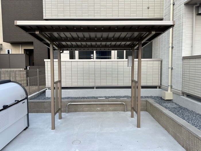 物件外観写真3　(駐輪場)