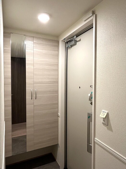 物件内観写真12　(玄関)