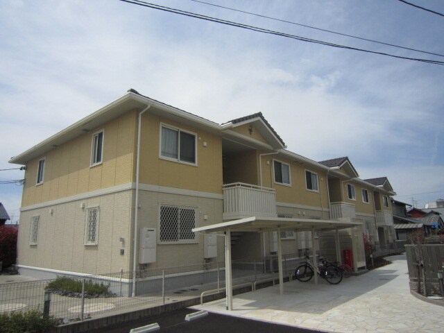 物件外観写真2　(エントランス部分)