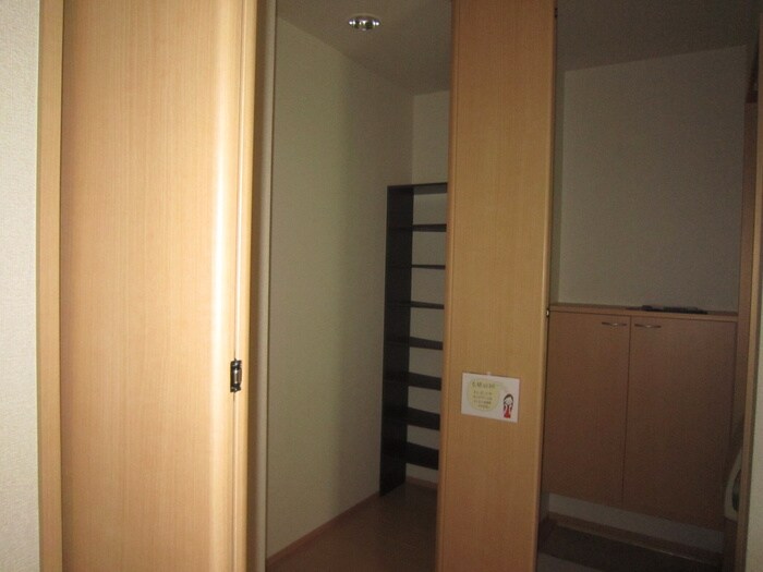 物件内観写真8　(収納)
