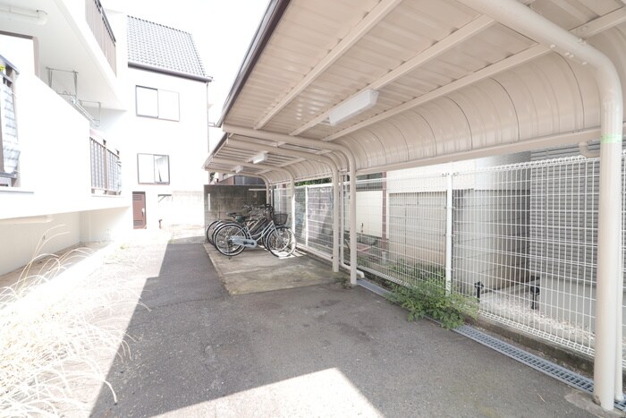 物件外観写真5　(駐輪場)