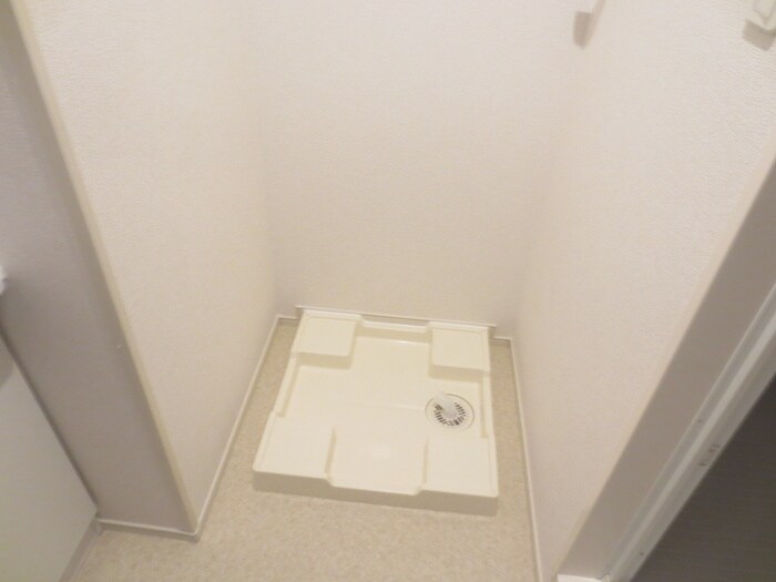 物件内観写真13　(洗濯機置場)