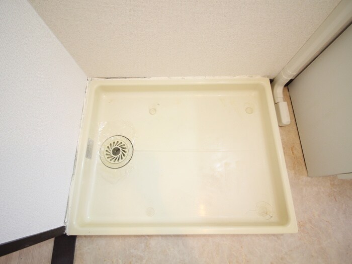 物件内観写真12　(洗濯機置場)