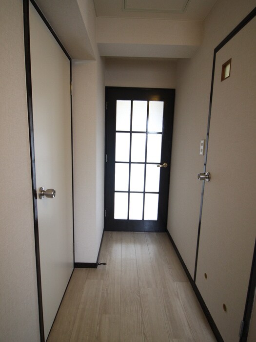 物件内観写真14　(廊下)