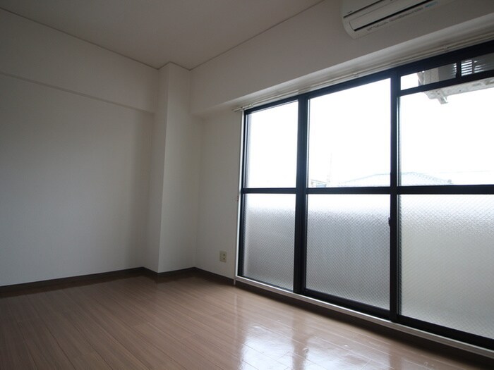 物件内観写真10　(居室)