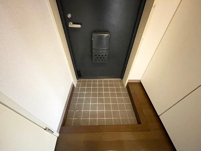 物件内観写真13　(玄関)