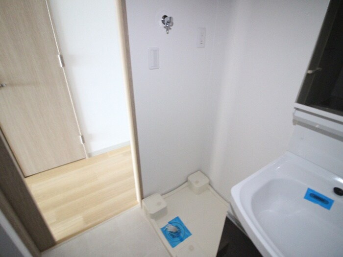 物件内観写真13　(洗濯機置場)