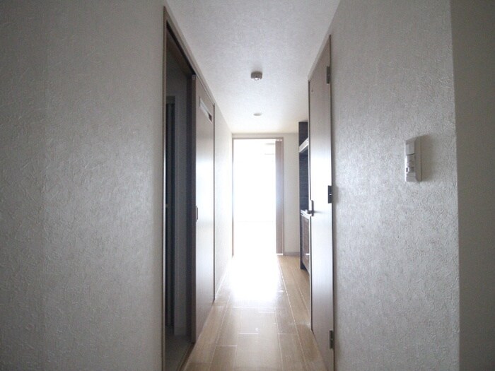 物件内観写真16　(廊下)