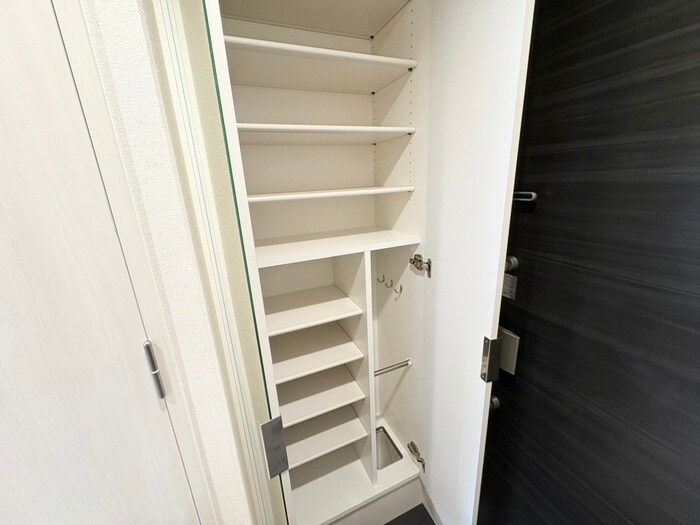 物件内観写真15　(靴箱)