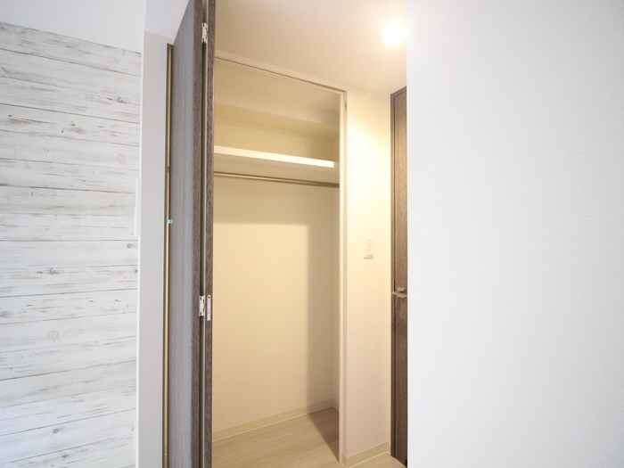 物件内観写真15　(収納)