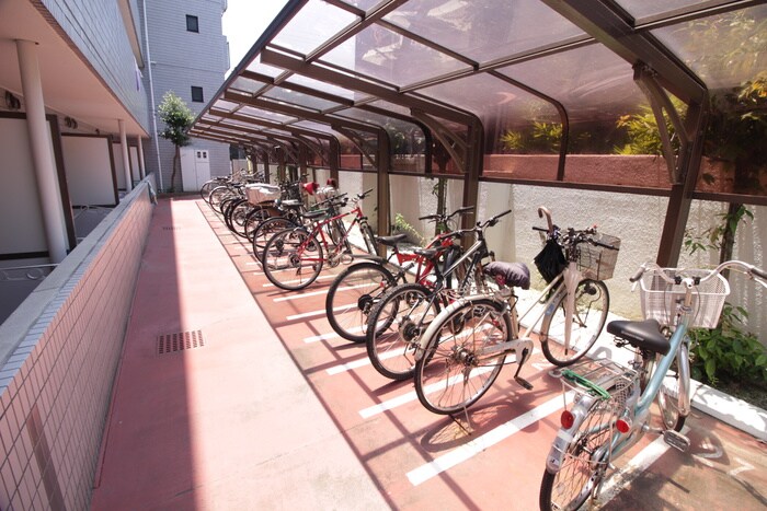 物件外観写真4　(駐輪場)