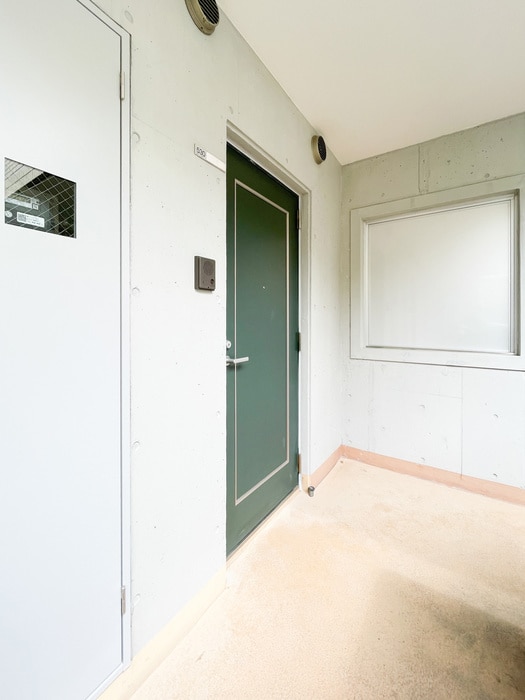 物件内観写真19　(玄関)