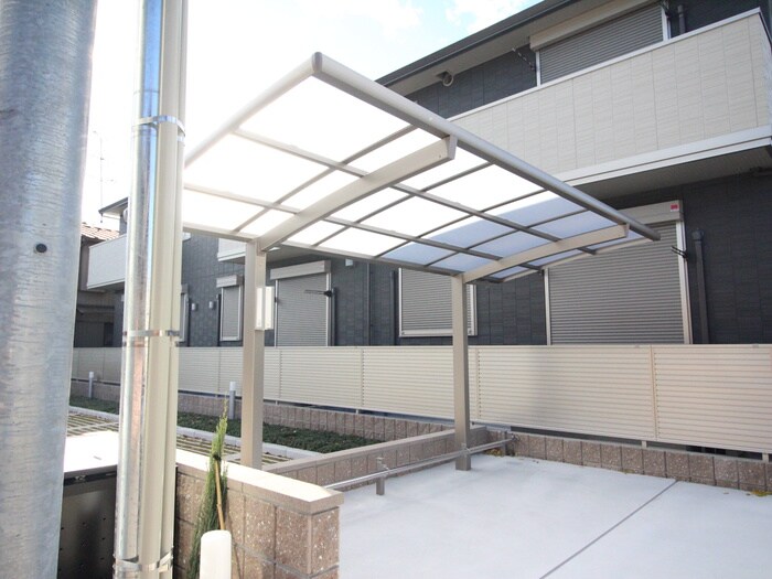 物件外観写真4　(駐輪場)