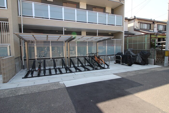 物件外観写真6　(駐輪場)