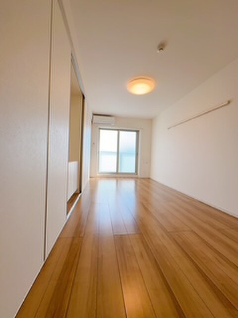 物件内観写真15　(居室)