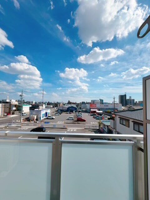 物件内観写真18　(室内からの展望)