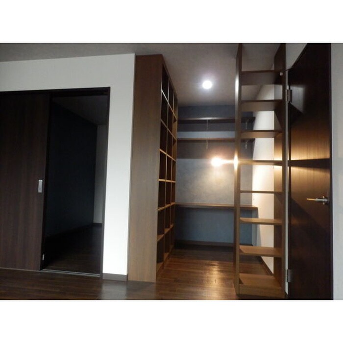 物件内観写真8　(居室)