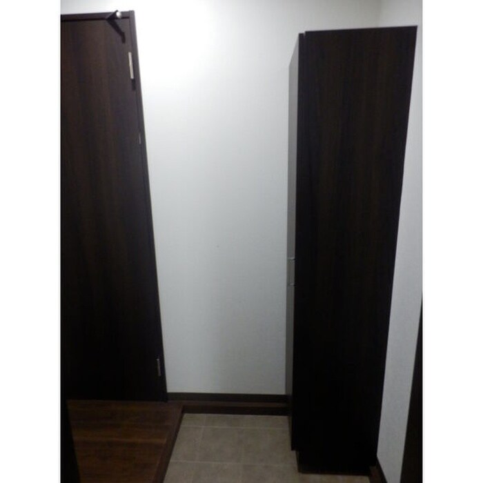 物件内観写真12　(玄関)