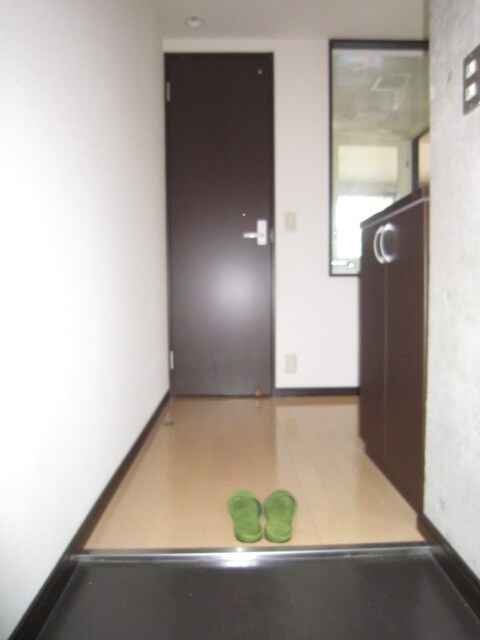 物件内観写真7　(玄関)