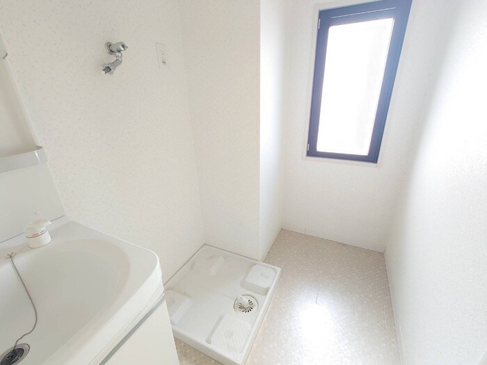 物件内観写真9　(洗濯機置場)