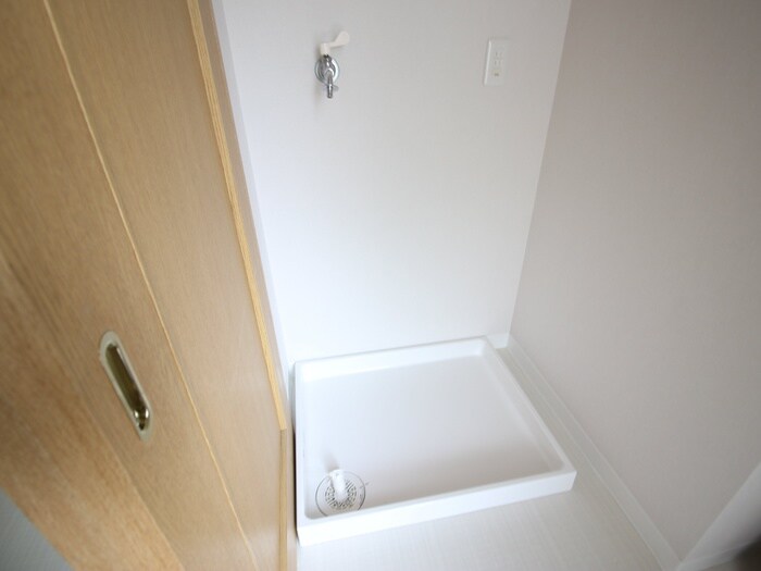 物件内観写真12　(洗濯機置場)