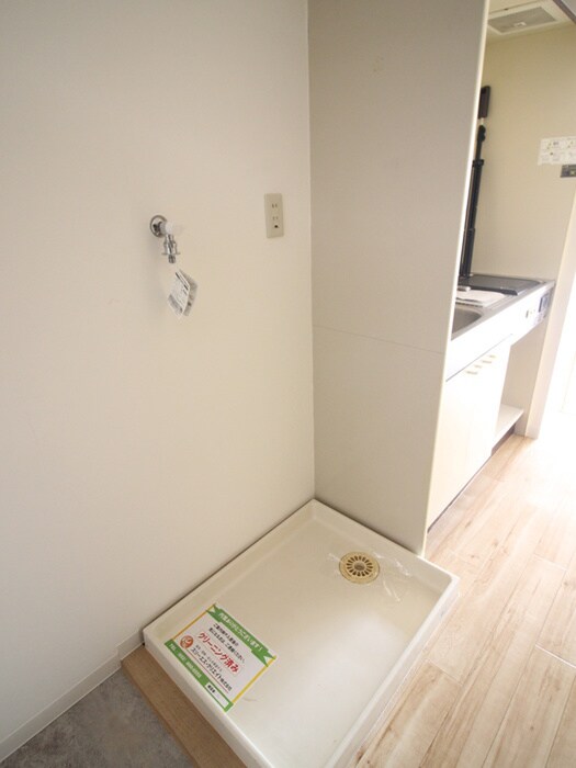 物件内観写真11　(洗濯機置場)